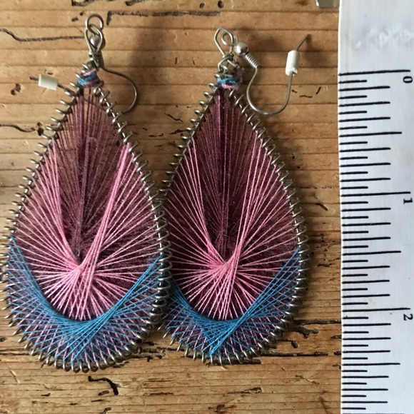 New NWOT Artist Made Multicolor Thread Sting Art Handcrafted Teardrop Earrings - Picture 3 of 3
